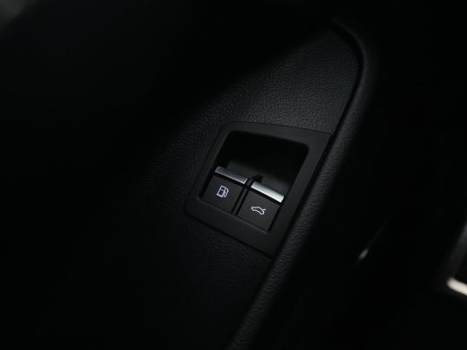 Audi Q8 55 TFSI e 380pk quattro Pro Line S-Line Navigatie Luchtvering Stoelmemory Bang & Olufsen 83 ActivLease financial lease