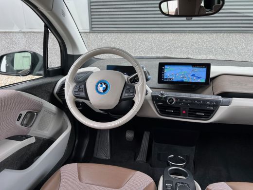 BMW i3 Executive 120Ah 42 kWh /Lodge/Carplay/W-pomp/Camera/20"/3-Fase ActivLease financial lease