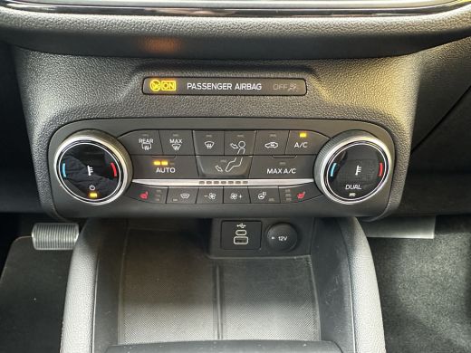 Ford Kuga 2.5 225PK PHEV ST-Line | STOEL-, STUUR-, VOORRUIT- EN ACHTERBANK VERWARMING| NAVIGATIE| CAMERA| P... ActivLease financial lease