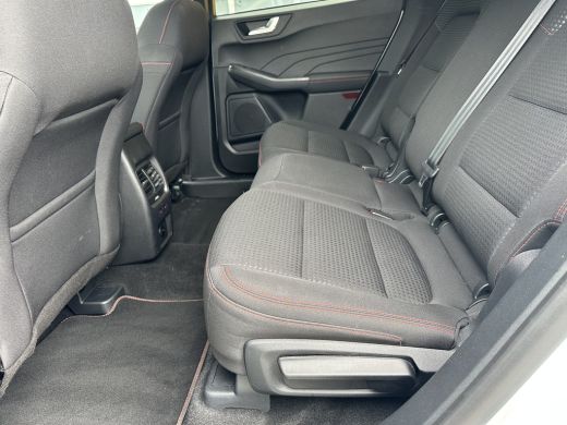 Ford Kuga 2.5 225PK PHEV ST-Line | STOEL-, STUUR-, VOORRUIT- EN ACHTERBANK VERWARMING| NAVIGATIE| CAMERA| P... ActivLease financial lease