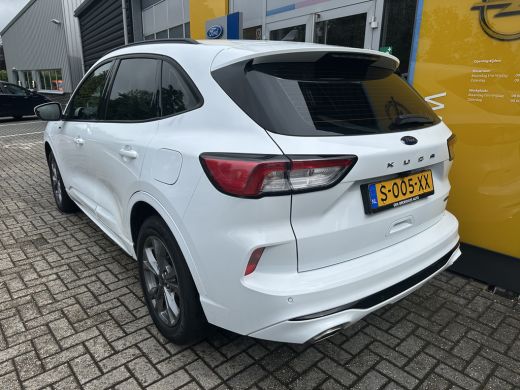 Ford Kuga 2.5 225PK PHEV ST-Line | STOEL-, STUUR-, VOORRUIT- EN ACHTERBANK VERWARMING| NAVIGATIE| CAMERA| P... ActivLease financial lease