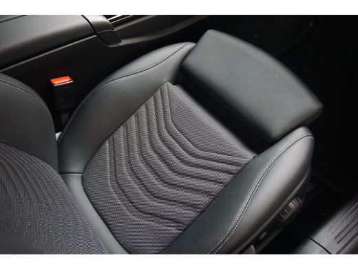Mercedes-Benz A-Klasse 180 Business Solution | Sportstoelen Half Leder | Automaat | Camera | Breedbeeld Navi | BTW-Auto! | ActivLease financial lease