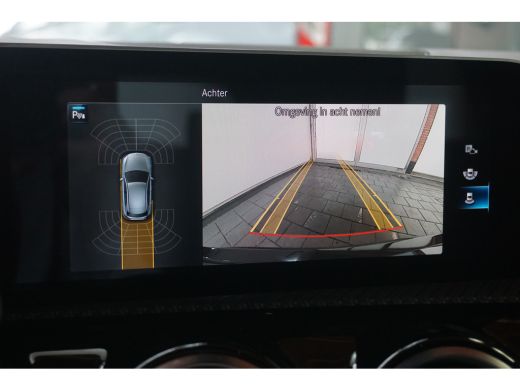 Mercedes-Benz A-Klasse 180 Business Solution | Sportstoelen Half Leder | Automaat | Camera | Breedbeeld Navi | BTW-Auto! | ActivLease financial lease