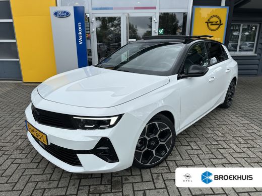 Opel Astra 1.2 Turbo 136PK Hybrid Ultimate | STOEL-, STUUR- EN VOORRUITVERWARMING| NAVIGATIE| CAMERA| PARKEE... Opel Astra 1.2 Turbo 136PK Hybrid Ultimate | STOEL-, STUUR- EN VOORRUITVERWARMING| NAVIGATIE| CAMERA| PARKEE...
