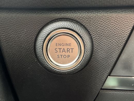 Opel Astra 1.2 Turbo 136PK Hybrid Ultimate | STOEL-, STUUR- EN VOORRUITVERWARMING| NAVIGATIE| CAMERA| PARKEE... ActivLease financial lease