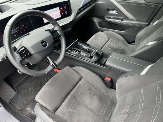 Opel Astra 1.2 Turbo 136PK Hybrid Ultimate | STOEL-, STUUR- EN VOORRUITVERWARMING| NAVIGATIE| CAMERA| PARKEE... ActivLease financial lease