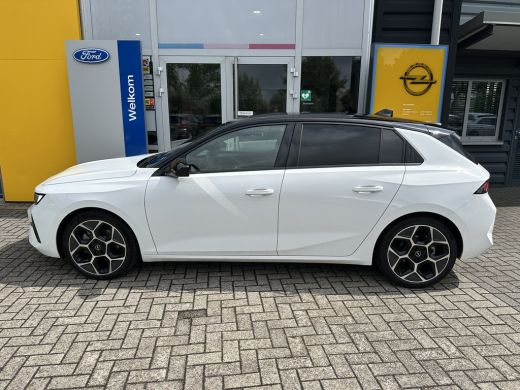 Opel Astra 1.2 Turbo 136PK Hybrid Ultimate | STOEL-, STUUR- EN VOORRUITVERWARMING| NAVIGATIE| CAMERA| PARKEE... ActivLease financial lease