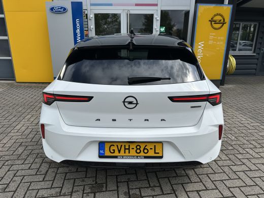 Opel Astra 1.2 Turbo 136PK Hybrid Ultimate | STOEL-, STUUR- EN VOORRUITVERWARMING| NAVIGATIE| CAMERA| PARKEE... ActivLease financial lease