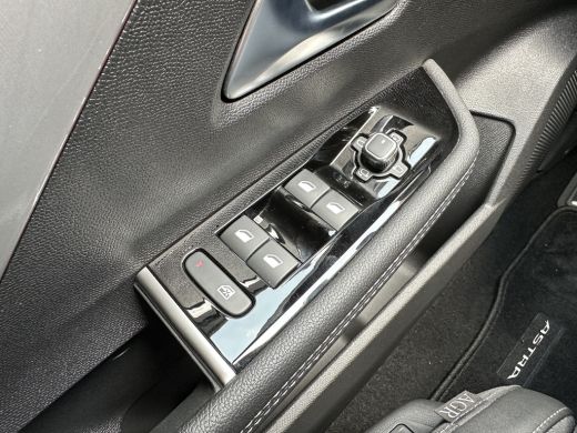Opel Astra 1.6 180PK PLUG-IN HYBRID ULTIMATE | NAVIGATIE| CAMERA| ADAPTIEVE CRUISE CONTROL| INTELLILUX LED K... ActivLease financial lease