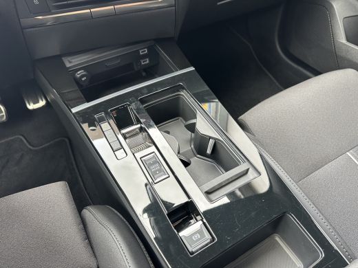 Opel Astra 1.6 180PK PLUG-IN HYBRID ULTIMATE | NAVIGATIE| CAMERA| ADAPTIEVE CRUISE CONTROL| INTELLILUX LED K... ActivLease financial lease