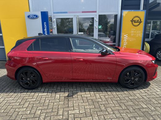 Opel Astra 1.6 180PK PLUG-IN HYBRID ULTIMATE | NAVIGATIE| CAMERA| ADAPTIEVE CRUISE CONTROL| INTELLILUX LED K... ActivLease financial lease
