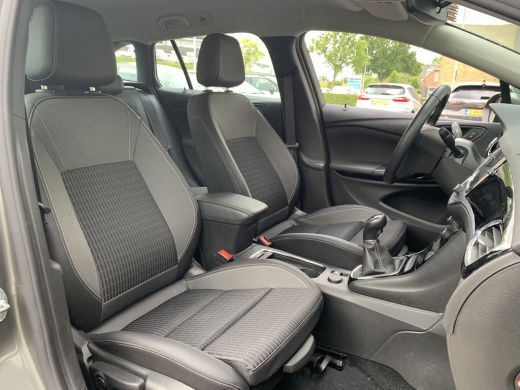 Opel Astra Sports Tourer 1.2 Elegance Airco | Apple carplay/Android Auto | Camera | Cruise Control | Keyless... ActivLease financial lease