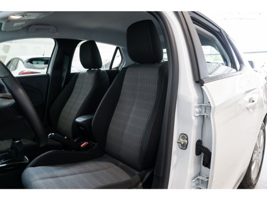 Opel Corsa 1.2 Edition | Stuurwiel verwarming | Armsteun | Parkeersensoren | Apple Carplay & Android Auto | ActivLease financial lease