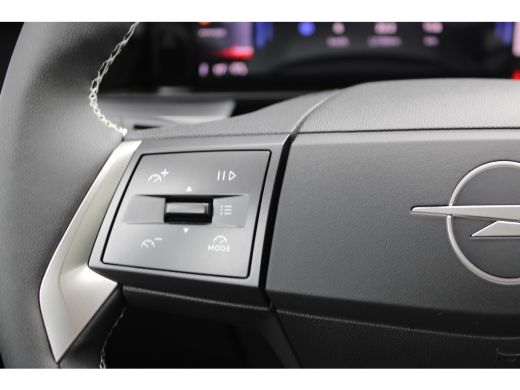 Opel Frontera 1.2 Turbo Hybrid Edition / Navigatie / Camera / Stuur -en Stoelverwamd / Parkeersensoren / Verwar... ActivLease financial lease
