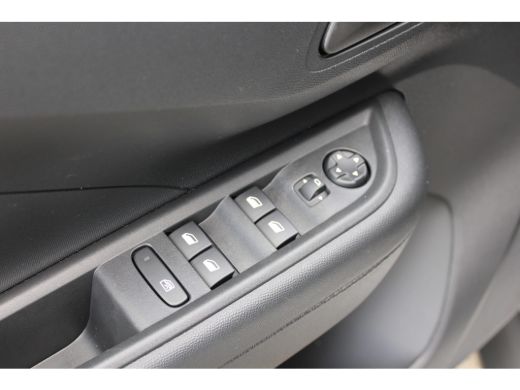 Opel Frontera 1.2 Turbo Hybrid Edition / Navigatie / Camera / Stuur -en Stoelverwamd / Parkeersensoren / Verwar... ActivLease financial lease