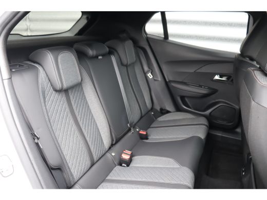 Peugeot 2008 1.2 PURETECH 100PK ALLURE / NAVI / LEDER / CLIMA / LED / PDC / 17' LMV / CAMERA / BLUETOOTH / CRU... ActivLease financial lease