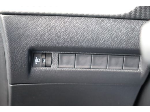 Peugeot 2008 1.2 PURETECH 100PK ALLURE / NAVI / LEDER / CLIMA / LED / PDC / 17' LMV / CAMERA / BLUETOOTH / CRU... ActivLease financial lease