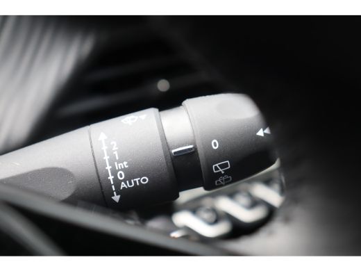 Peugeot 2008 1.2 PURETECH 100PK ALLURE / NAVI / LEDER / CLIMA / LED / PDC / 17' LMV / CAMERA / BLUETOOTH / CRU... ActivLease financial lease
