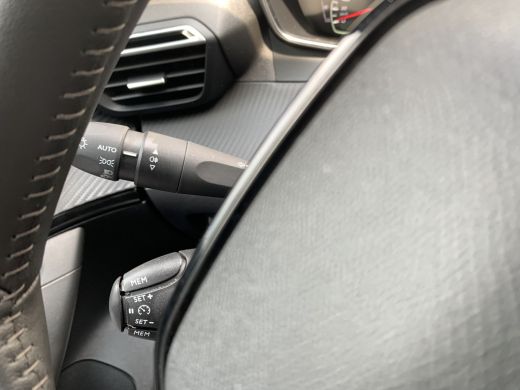 Peugeot 2008 1.2 PureTech Active Pack Airco | Camera | Cruise Control | Navigatie | PDC Achter | ActivLease financial lease