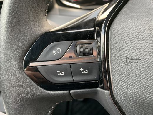 Peugeot 2008 1.2 PureTech Active Pack Airco | Camera | Cruise Control | Navigatie | PDC Achter | ActivLease financial lease