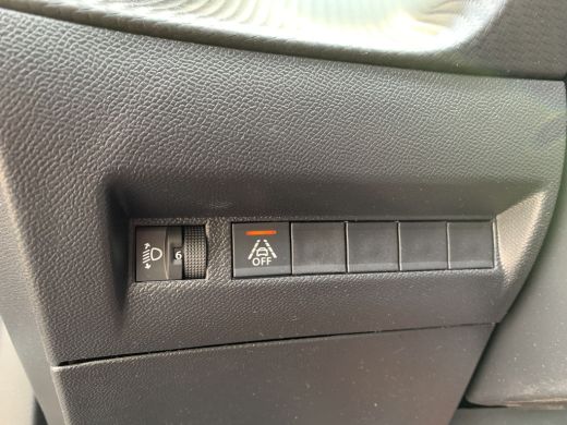 Peugeot 2008 1.2 PureTech Active Pack Airco | Camera | Cruise Control | Navigatie | PDC Achter | ActivLease financial lease