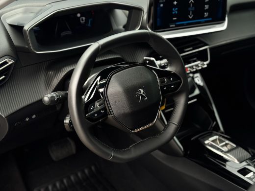 Peugeot 208 Allure Pack GRIJZE Allure Pack | Airco AUTO | Camera Achter | Cruise Control | Navi Fullscreen | ActivLease financial lease