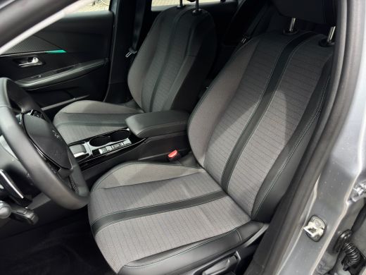 Peugeot 208 Allure Pack GRIJZE Allure Pack | Airco AUTO | Camera Achter | Cruise Control | Navi Fullscreen | ActivLease financial lease