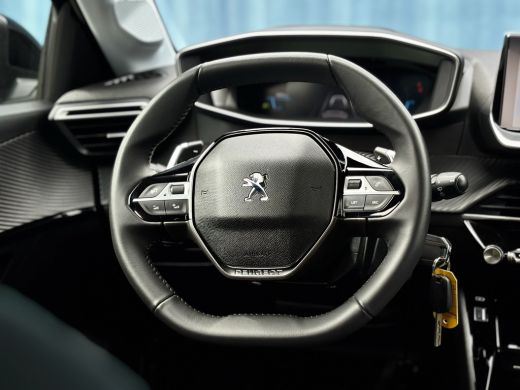 Peugeot 208 Allure Pack GRIJZE Allure Pack | Airco AUTO | Camera Achter | Cruise Control | Navi Fullscreen | ActivLease financial lease