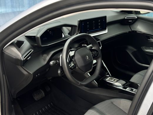 Peugeot 208 Allure Pack GRIJZE Allure Pack | Airco AUTO | Camera Achter | Cruise Control | Navi Fullscreen | ActivLease financial lease