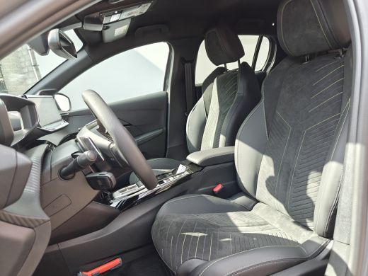 Peugeot 208 Hybrid 136 e-DCS6 GT | Achteruitrijcamera | Cruise control | Parkeersensor achter | Achteruitrijc... ActivLease financial lease