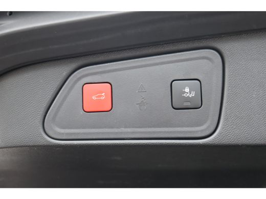 Peugeot 3008 1.6 HYBRID 225PK GT PACK BUSINESS / NAVI / CLIMA / AGR / PDC / 19" LMV / CAMERA / BLACK PACK / PA... ActivLease financial lease