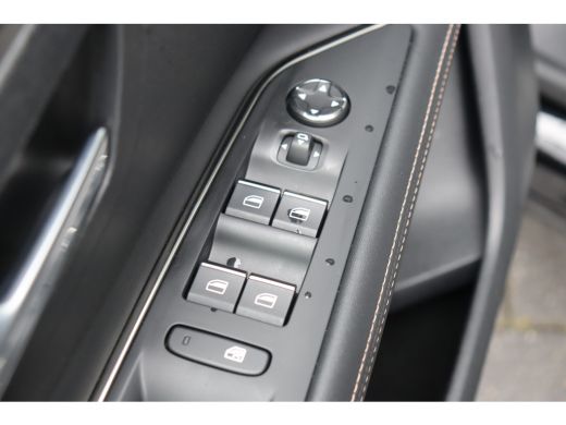 Peugeot 3008 1.6 HYBRID 225PK GT PACK BUSINESS / NAVI / CLIMA / AGR / PDC / 19" LMV / CAMERA / BLACK PACK / PA... ActivLease financial lease