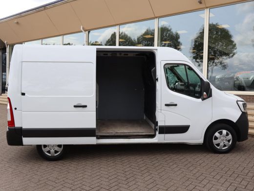 Renault Master T35 2.3 dCi 150 PK L2H2 WORK EDITION + TREKHAAK | CAMERA | NAVIGATIE | DAB | CRUISE | DODE HOEK ActivLease financial lease