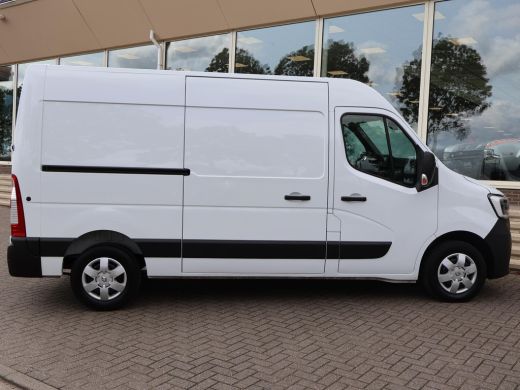 Renault Master T35 2.3 dCi 150 PK L2H2 WORK EDITION + TREKHAAK | CAMERA | NAVIGATIE | DAB | CRUISE | DODE HOEK ActivLease financial lease