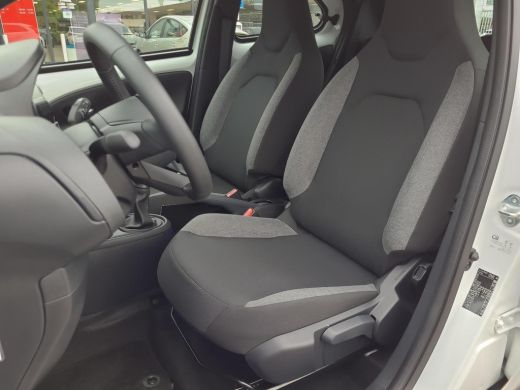 Toyota Aygo X 1.0 VVT-i MT Play | Apple CarPlay | Adaptive Cruise | Rijklaarprijs incl. garantie | ActivLease financial lease