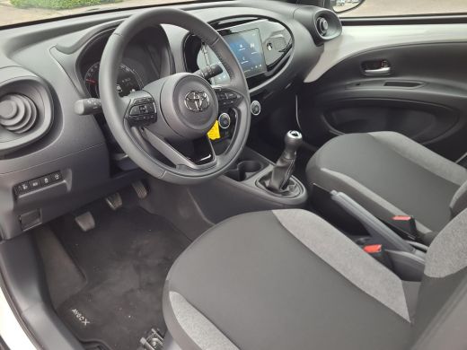 Toyota Aygo X 1.0 VVT-i MT Play | Apple CarPlay | Adaptive Cruise | Rijklaarprijs incl. garantie | ActivLease financial lease