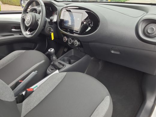 Toyota Aygo X 1.0 VVT-i MT Play | Apple CarPlay | Adaptive Cruise | Rijklaarprijs incl. garantie | ActivLease financial lease