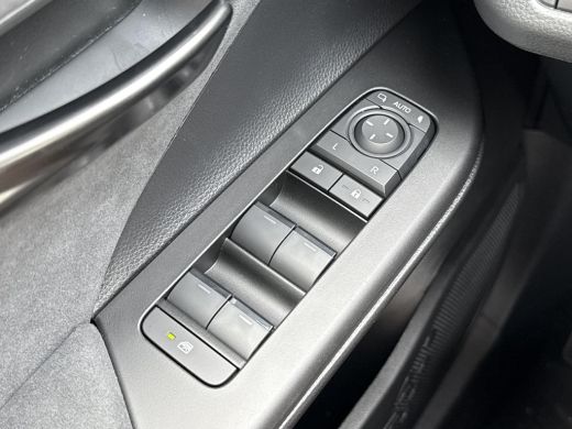 Toyota C-HR 2.0 Plug-in Hybrid 220 Premium **NIEUWE AUTO** ActivLease financial lease