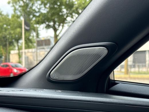 Toyota C-HR 2.0 Plug-in Hybrid 220 Premium **NIEUWE AUTO** ActivLease financial lease