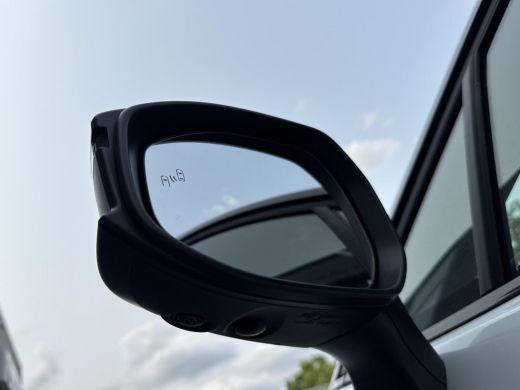 Toyota C-HR 2.0 Plug-in Hybrid 220 Premium **NIEUWE AUTO** ActivLease financial lease