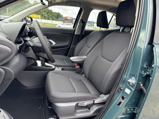Toyota Yaris Cross 1.5 Hybrid 115 Active **NIEUWE AUTO/ FOREST GREEN/ DIRECT LEVERBAAR** ActivLease financial lease