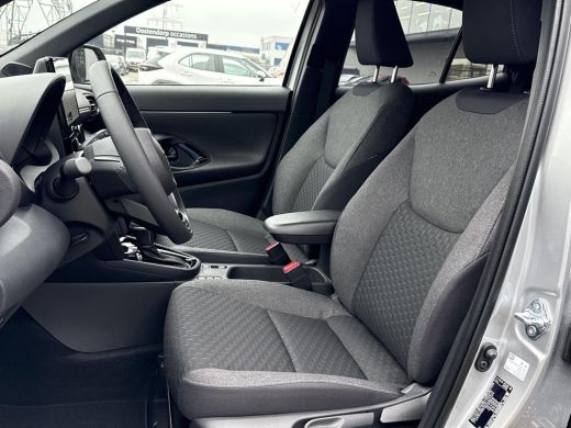 Toyota Yaris Cross 1.5 Hybrid 115 Dynamic **COMFORT PACK/ NIEUWE AUTO/ DIRECT LEVERBAAR** ActivLease financial lease