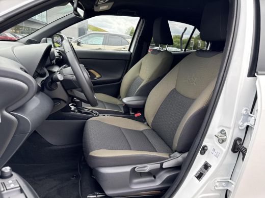 Toyota Yaris Cross 1.5 Hybrid Explore **STOELVERWARMING/ ADAPTIEF CRUISE CONTROL/ KEYLESS/ 36 MAANDEN GARANTIE** ActivLease financial lease