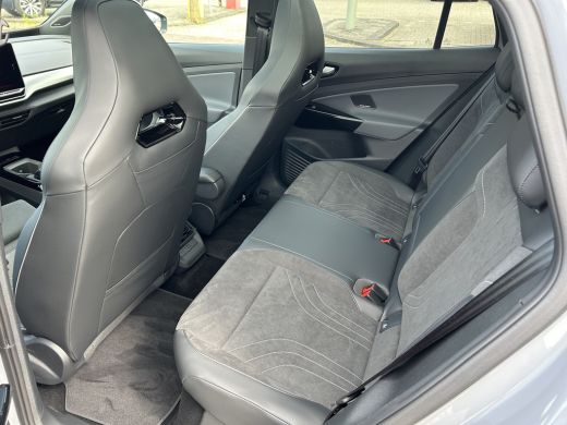 Volkswagen ID.4 Pro Business 77 kWh | Panoramadak | Interieur Top-Sport Pakket Plus | Multimedia Pakket Plus ActivLease financial lease