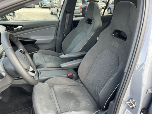 Volkswagen ID.4 Pro Business 77 kWh | Panoramadak | Interieur Top-Sport Pakket Plus | Multimedia Pakket Plus ActivLease financial lease