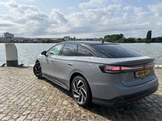 Volkswagen ID.7 Pro Business 77 kWh accu. 210 kW / 286 pk Limousine Elektrische aandrijving | Head-up display | E... ActivLease financial lease