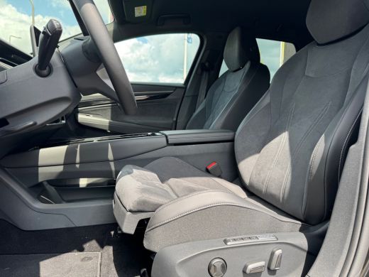 Volkswagen ID.7 Pro Business 77 kWh accu 210 kW / 286 PK Variant Elektrische aandrijving | ErgoActive stoelen met... ActivLease financial lease