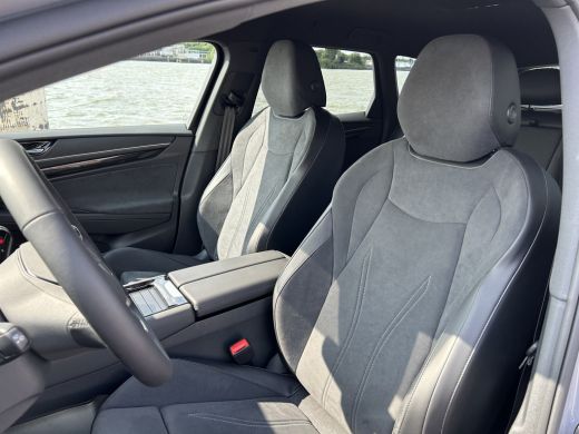 Volkswagen ID.7 Pro Limited Edition 77 kWh | Head-up display | Ergo active voorstoelen | Matrix-Led koplampverlic... ActivLease financial lease