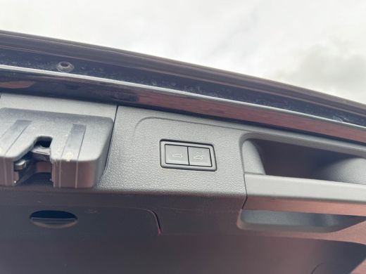 Volkswagen Passat Variant 1.4 TSI PHEV GTE Business | 218Pk | IQ Light | A- Camera | R-Line | Trekhaak | 18Inch | E... ActivLease financial lease