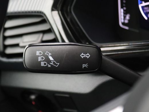 Volkswagen T-Cross 1.0 TSI Life 95PK Alarm, Keyless, Adaptieve Cruise Controle, Navi, Airco, Side Assist, Parkeersen... ActivLease financial lease